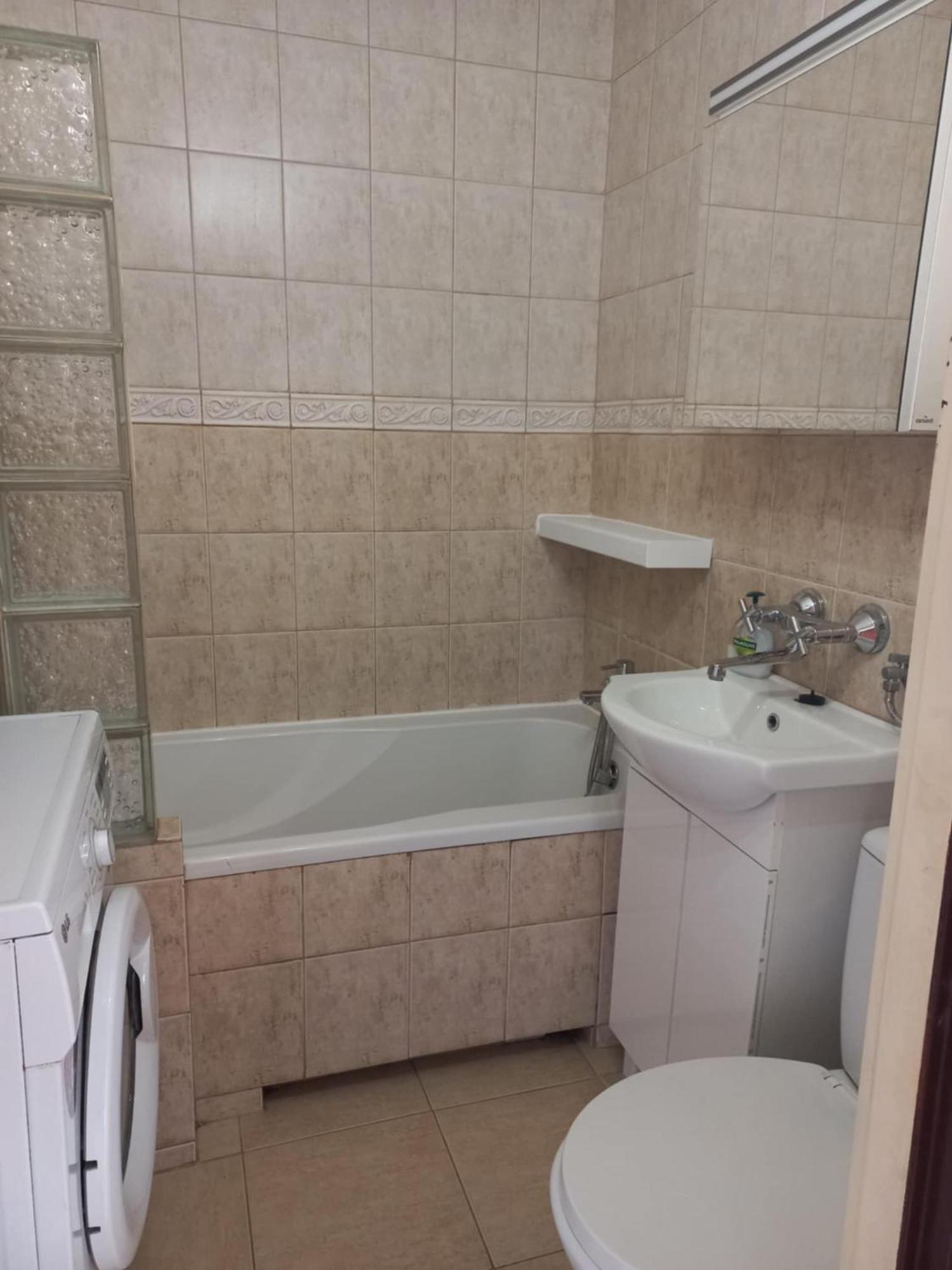 Apartament M-3 - 51M2 - Free Parking เชสโตฮอวา ภายนอก รูปภาพ